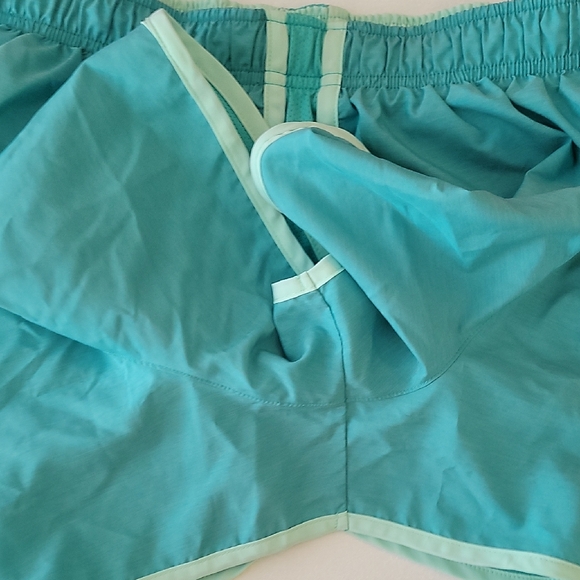 Nike Women's Blue Athletic Shorts L - Picture 6 of 8